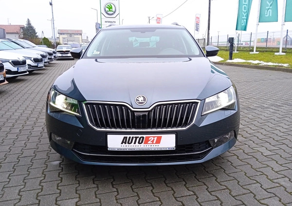 Skoda Superb cena 89900 przebieg: 108735, rok produkcji 2019 z Łeba małe 407